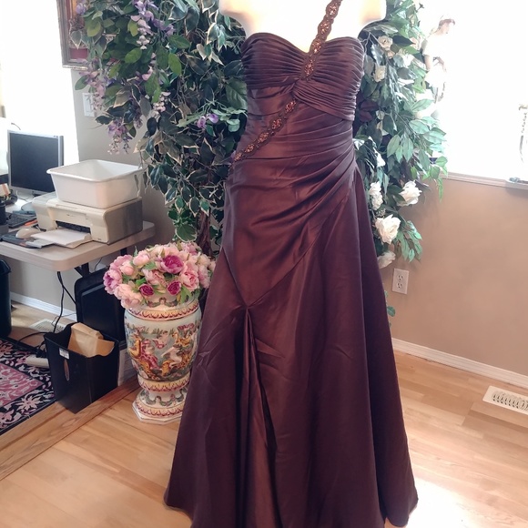 ONE STRAP BROWN FORMAL BEJEWLED SZ 12 - Picture 3 of 3